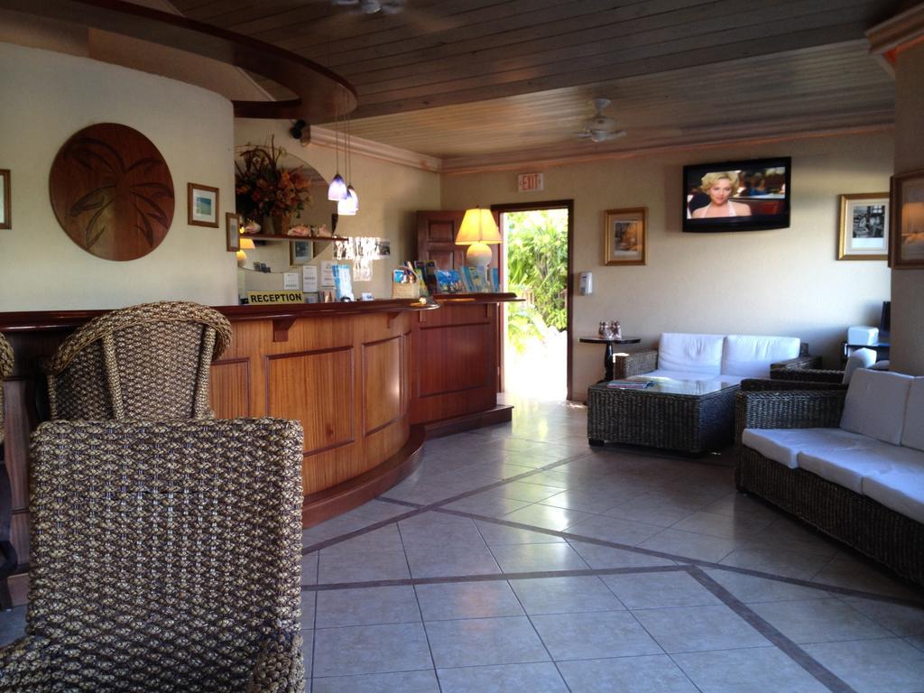 Caribbean Paradise Inn Grace Bay Eksteriør billede