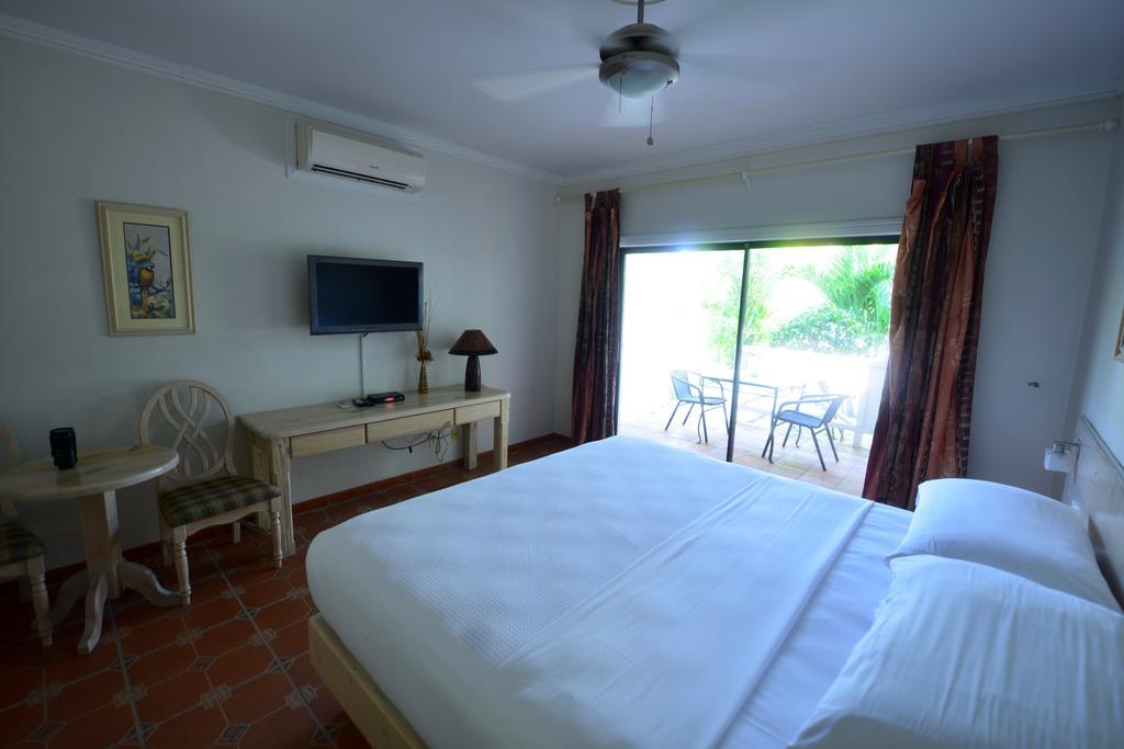 Caribbean Paradise Inn Grace Bay Eksteriør billede