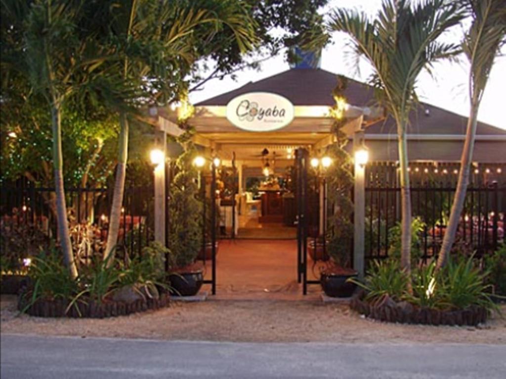 Caribbean Paradise Inn Grace Bay Eksteriør billede