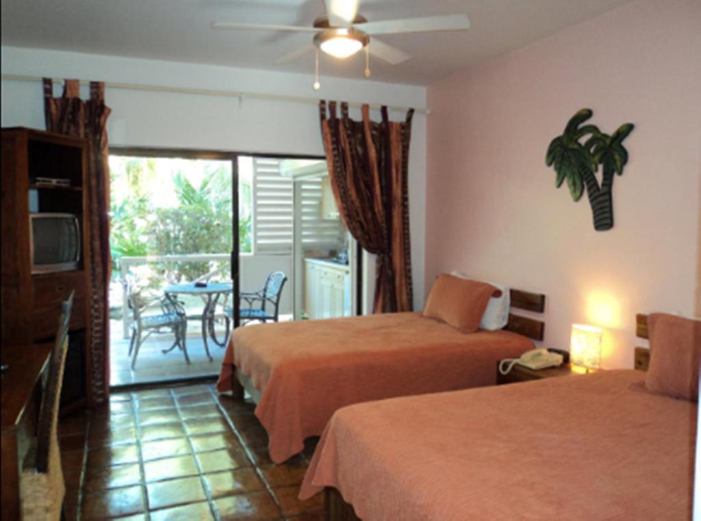 Caribbean Paradise Inn Grace Bay Værelse billede