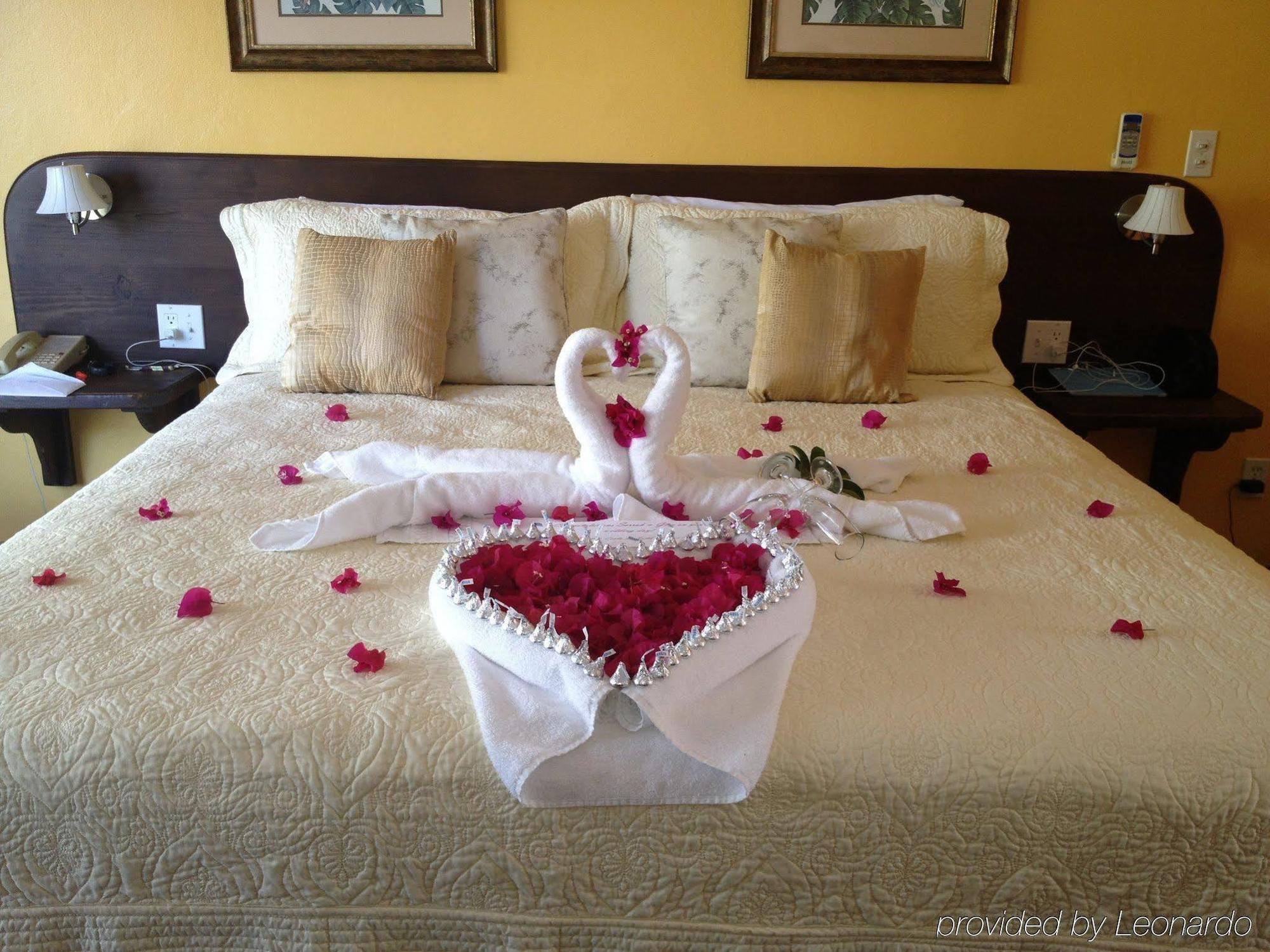 Caribbean Paradise Inn Grace Bay Eksteriør billede