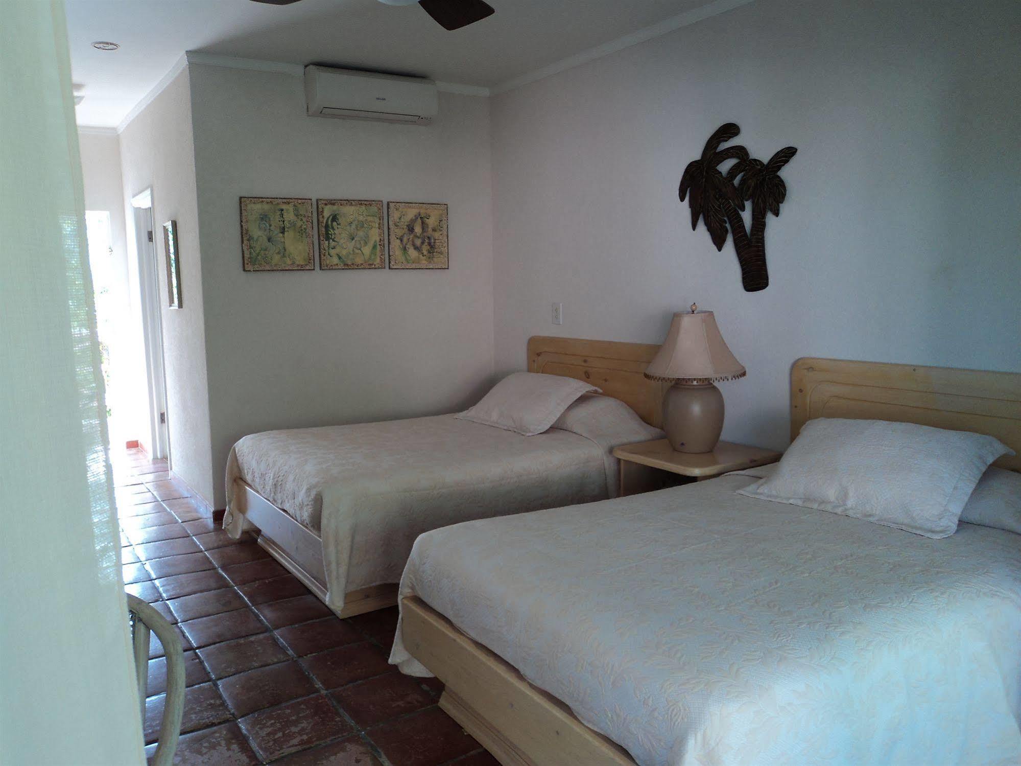 Caribbean Paradise Inn Grace Bay Eksteriør billede
